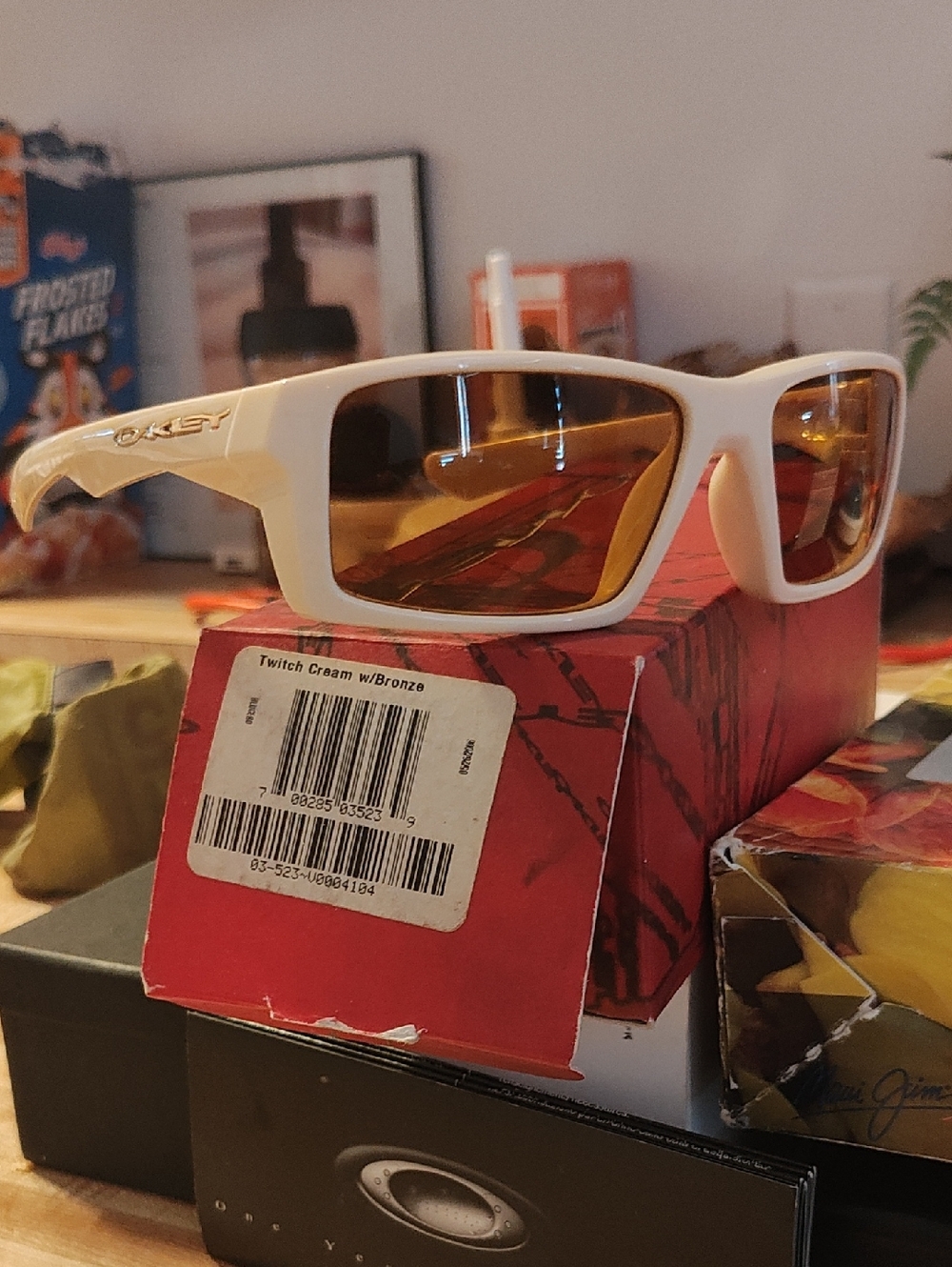 Oakley Cream Twitch Club Sunglasses w/Bronze Lenses Custom Vintage USA Brand NEW